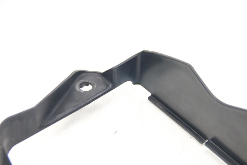 photo de SCUDO RADIATORE SUZUKI SIXTEEN 125 (2008 - 2010) - Zoom sullo stato d'uso