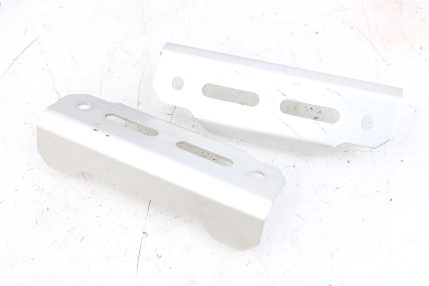 photo de SCUDO RADIATORE SUZUKI SV N 650 (1999 - 2002) - Dettaglio del componente