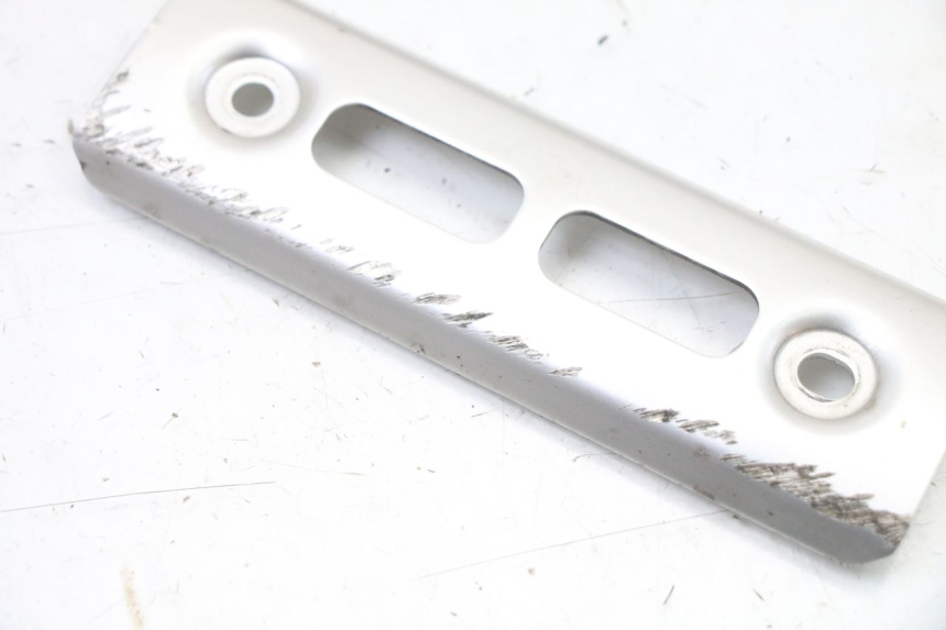 photo de SCUDO RADIATORE YAMAHA FZS FAZER 600 (2001 - 2003) - Zoom sullo stato d'uso