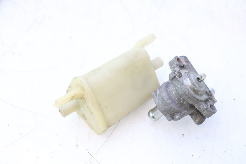 photo de ELETTROVALVOLA CANISTER YAMAHA YP MAJESTY 125 (2007 - 2010) - Dettaglio del componente