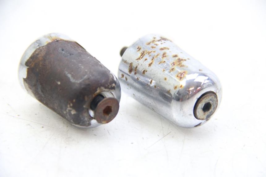 photo de PUNTA DEL MANUBRIO APRILIA ATLANTIC 500 (2002 - 2003) - Dettaglio del componente