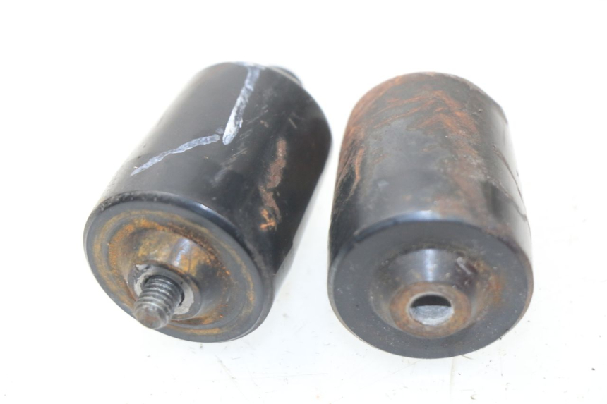 photo de Estremità del manubrio YAMAHA FZ8 800 (2010 - 2016) - Zoom sullo stato d'uso