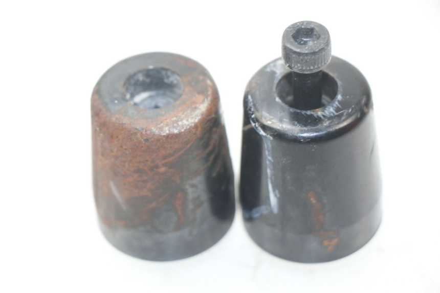 photo de Estremità del manubrio YAMAHA FZ8 800 (2010 - 2016) - Altra angolazione