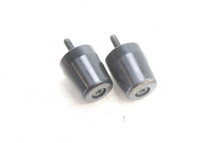 photo de Estremità del manubrio YAMAHA FZ8 800 (2010 - 2016) - Zoom sullo stato d'uso