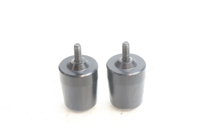 photo de Estremità del manubrio YAMAHA FZ8 800 (2010 - 2016) - Primo piano tecnico