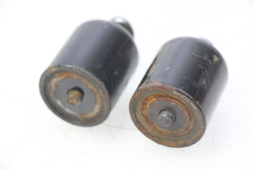 photo de PUNTA DEL MANUBRIO SUZUKI SIXTEEN 125 (2008 - 2010) - Dettaglio del componente