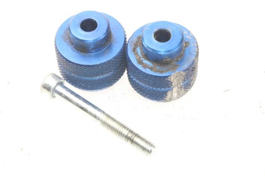 photo de Estremità del manubrio SUZUKI SV S ABS 650 (2003 - 2009) - Dettaglio del componente