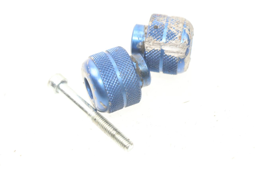 photo de Estremità del manubrio SUZUKI SV S ABS 650 (2003 - 2009) - Zoom sullo stato d'uso