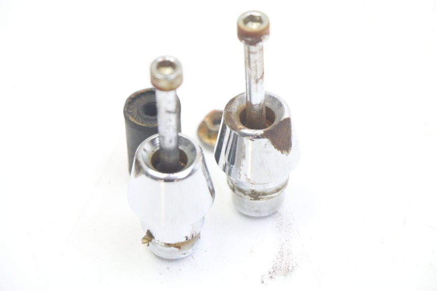 photo de Estremità del manubrio PEUGEOT VIVACITY 125 (2010 - 2017) - Zoom sullo stato d'uso