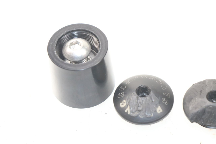 photo de Estremità del manubrio KAWASAKI Z Z900 900 (2017 - 2019) - Primo piano tecnico