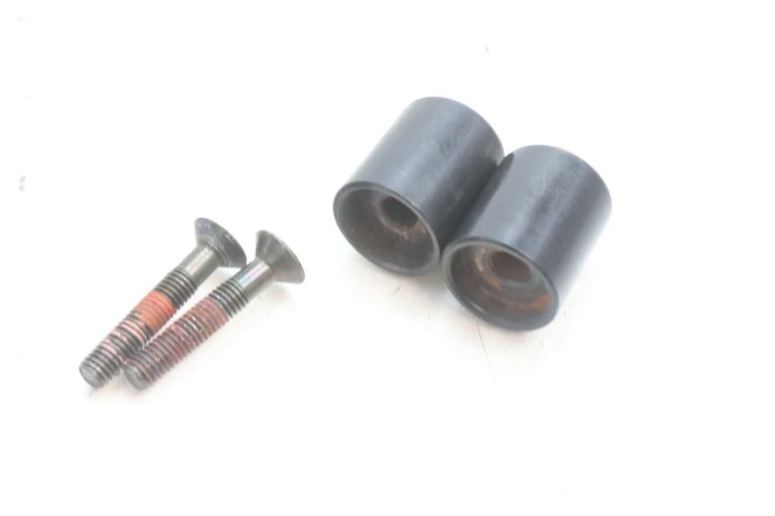 photo de PUNTA DEL MANUBRIO KAWASAKI ZZR 600 (1995 - 2004) - Altra angolazione