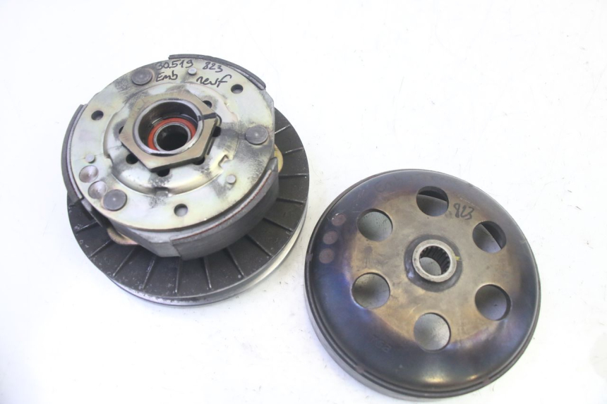 photo de FRIZIONE QUADRO 4 4D 350 (2015 - 2018) - Dettagli dei punti di fissaggio