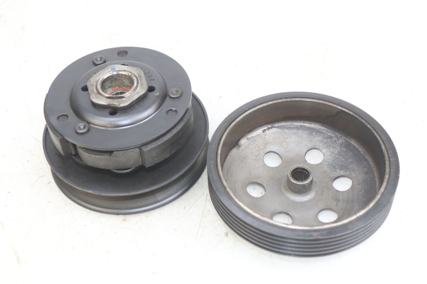 photo de FRIZIONE KYMCO AGILITY NAKED RENOUVO 2T 50 (2011 - 2018) - Altra angolazione