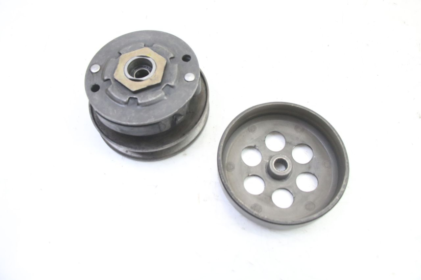 photo de FRIZIONE MBK BOOSTER NEXT GENERATION 50 (1995 - 1998) - Primo piano tecnico