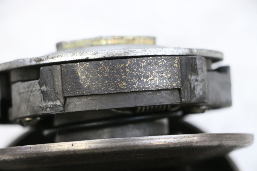 photo de FRIZIONE MBK BOOSTER SPIRIT NAKED 50 (2004 - 2017) - Caratteristiche distintive