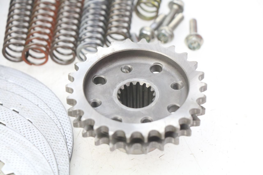 photo de FRIZIONE ROYAL ENFIELD BULLET CLASSIC 500 (2017 - 2020) - Dettagli dei punti di fissaggio