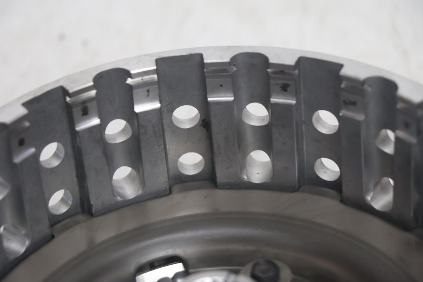 photo de FRIZIONE SUZUKI BURGMAN EXECUTIVE ABS 650 (2006 - 2012) - Altra angolazione