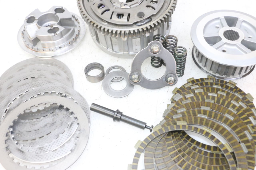 photo de FRIZIONE HONDA CB R 1000 (2018 - 2023) - Zoom sui componenti