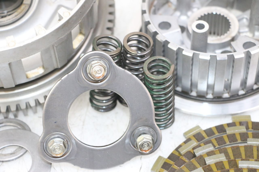 photo de FRIZIONE HONDA CB R 1000 (2018 - 2023) - Zoom sullo stato d'uso