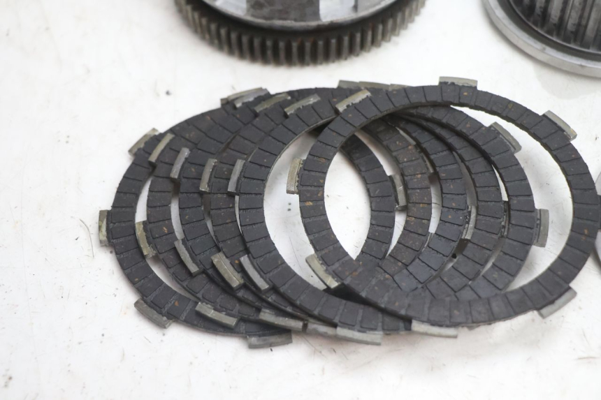 photo de FRIZIONE HONDA CB TWO FIFTY 250 (1991 - 2002) - Dettaglio del componente