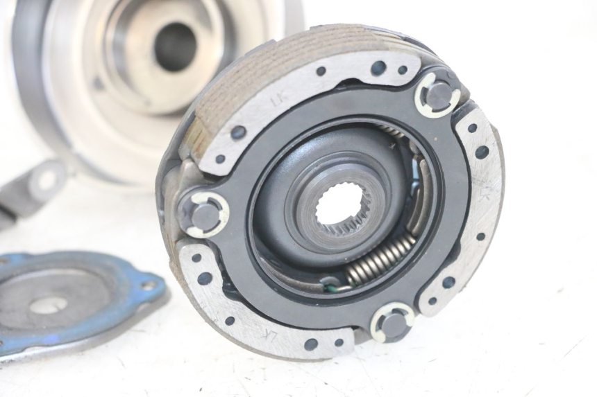 photo de FRIZIONE HONDA CRF-F CRF F 110 (2019 - 2022) - Primo piano ad alta risoluzione