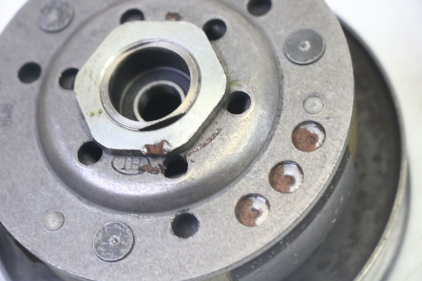 photo de FRIZIONE SYM CROX 4T 50 (2016 - 2023) - Primo piano tecnico