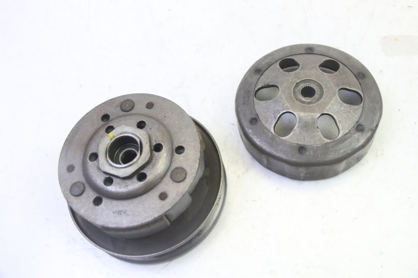 photo de FRIZIONE SYM CROX 4T 50 (2016 - 2023) - Primo piano tecnico