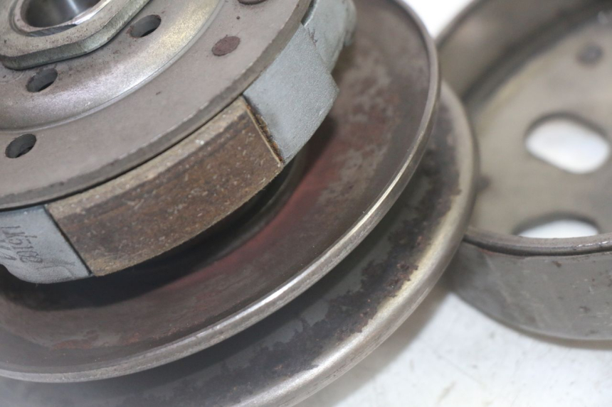 photo de FRIZIONE SYM CROX 4T 50 (2016 - 2023) - Dettagli dei punti di fissaggio