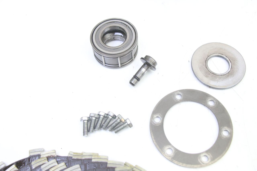 photo de FRIZIONE YAMAHA FJ 36Y 1100 (1984 - 1985) - Caratteristiche distintive