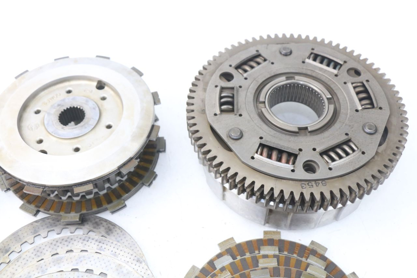 photo de FRIZIONE YAMAHA FJR ABS 1300 (2006 - 2012) - Primo piano tecnico