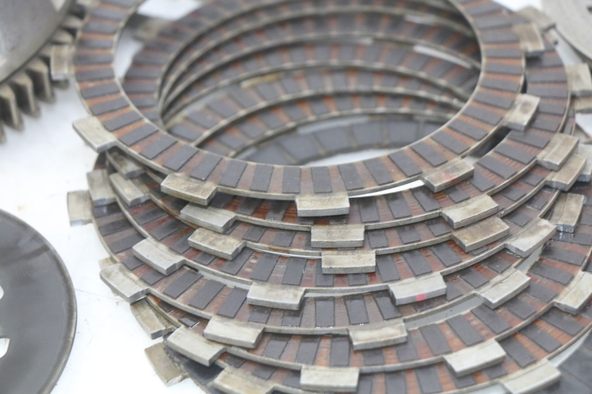 photo de FRIZIONE YAMAHA FJR ABS 1300 (2006 - 2012) - Primo piano ad alta risoluzione