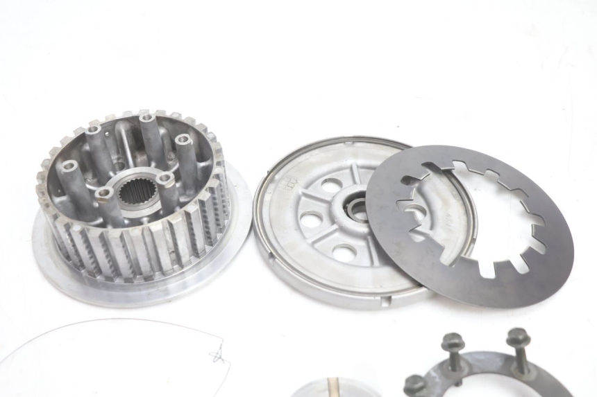 photo de FRIZIONE YAMAHA FJR 1300 (2001 - 2005) - Altra angolazione