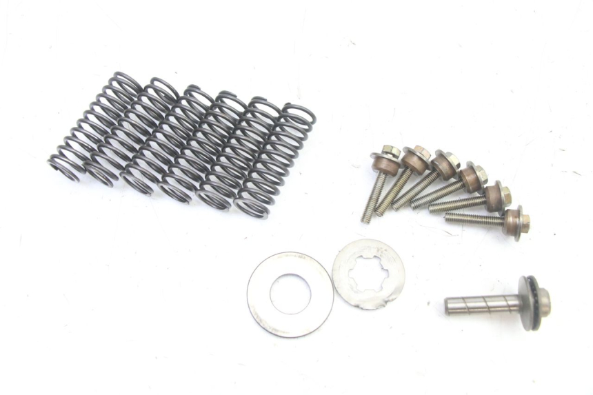 photo de FRIZIONE SUZUKI GS GSE 500 (2001 - 2003) - Stato della superficie e materiale