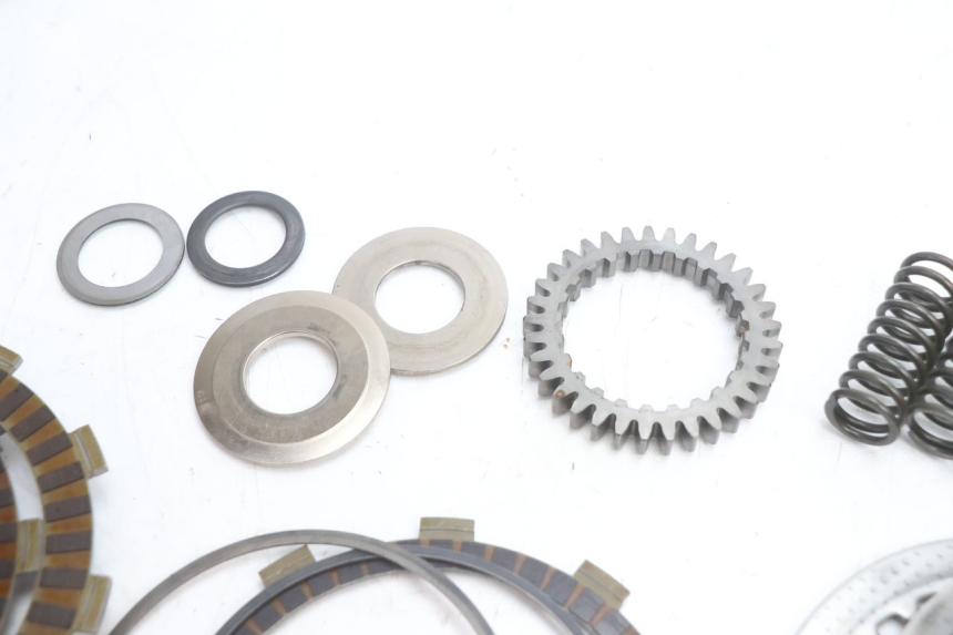 photo de FRIZIONE SUZUKI GSR 600 (2005 - 2012) - Caratteristiche distintive