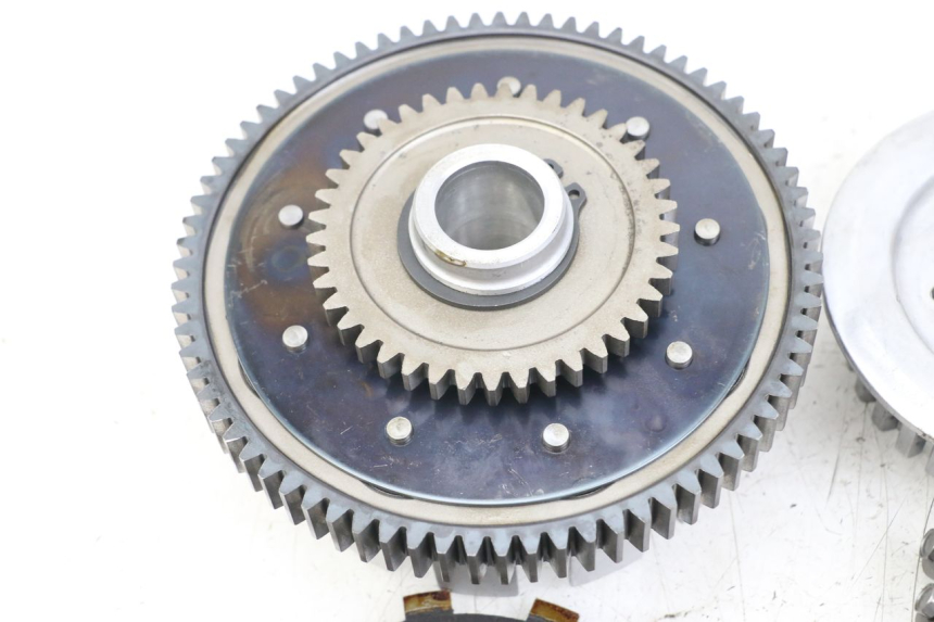 photo de FRIZIONE SUZUKI GSX E 250 (1982 - 1983) - Caratteristiche distintive