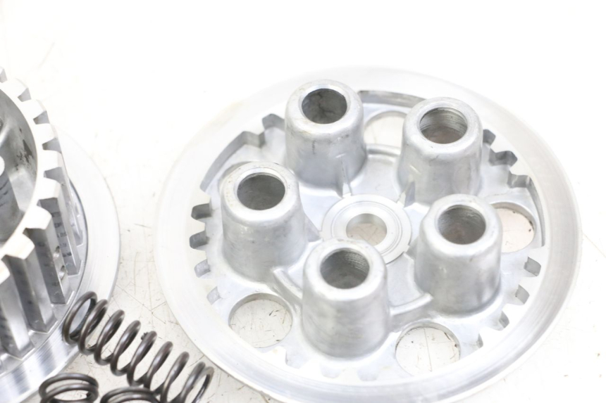 photo de FRIZIONE SUZUKI GSX E 250 (1982 - 1983) - Primo piano ad alta risoluzione