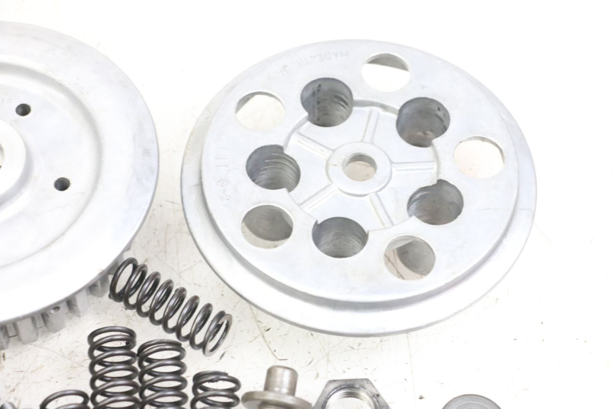 photo de FRIZIONE SUZUKI GSX E 250 (1982 - 1983) - Marcature e riferimenti originali