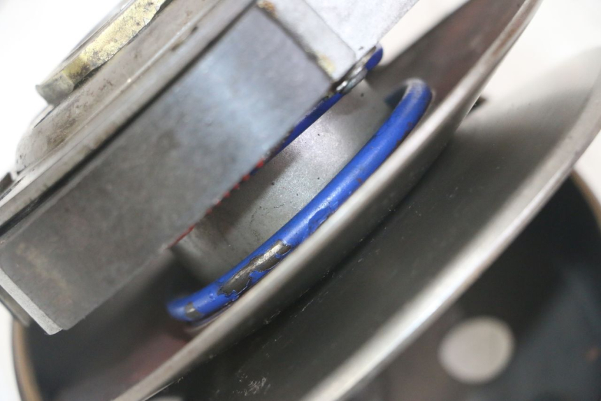 photo de FRIZIONE PEUGEOT JET FORCE CARBU 50 (2003 - 2016) - Stato della superficie e materiale