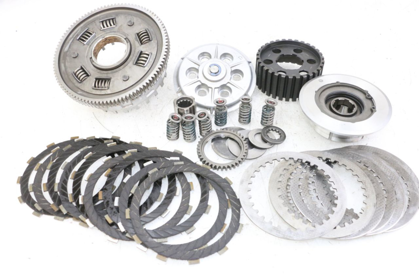 photo de FRIZIONE KAWASAKI GTR 1000 (1994 - 2004) - Caratteristiche distintive