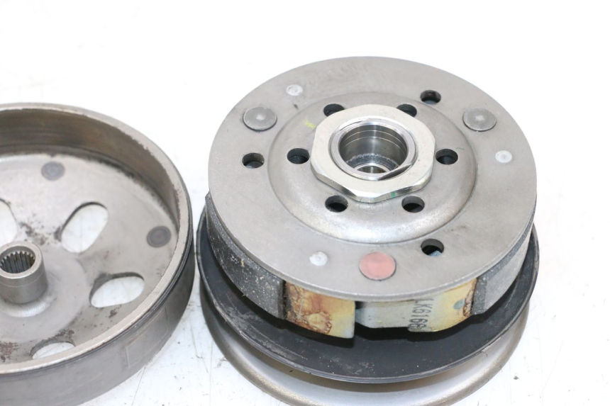 photo de FRIZIONE PEUGEOT KISBEE 4T 50 (2018 - 2022) - Primo piano tecnico