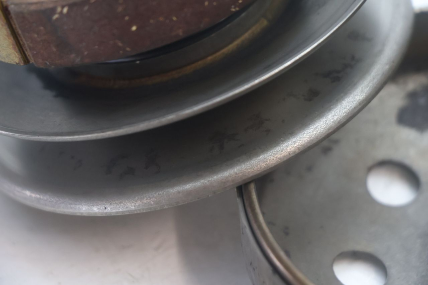 photo de FRIZIONE PEUGEOT KISBEE 4T 50 (2010 - 2017) - Dettagli dei punti di fissaggio
