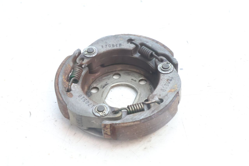 photo de FRIZIONE PEUGEOT KISBEE 4T 50 (2010 - 2017) - Altra angolazione