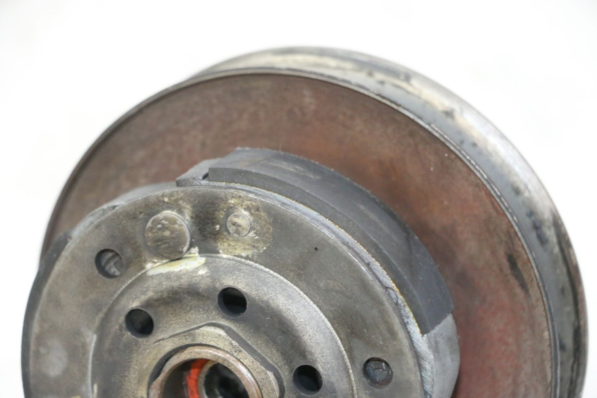 photo de FRIZIONE PIAGGIO VESPA S 2T 50 (2007 - 2014) - Dettagli dei punti di fissaggio