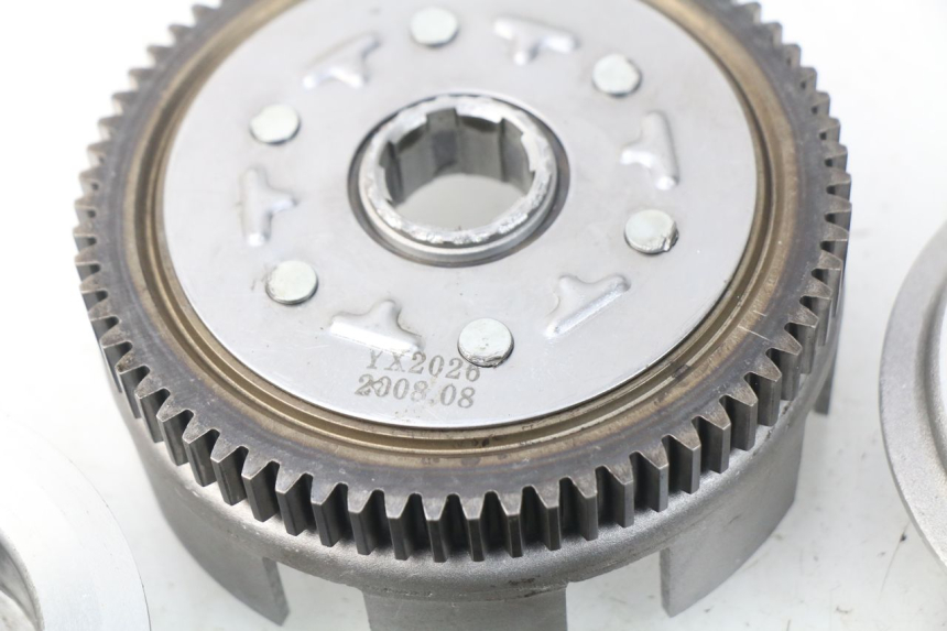 photo de FRIZIONE YCF R-START 125 - Dettagli dei punti di fissaggio