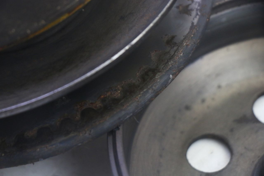 photo de FRIZIONE PEUGEOT SATELIS 125 (2013 - 2018) - Dettagli dei punti di fissaggio