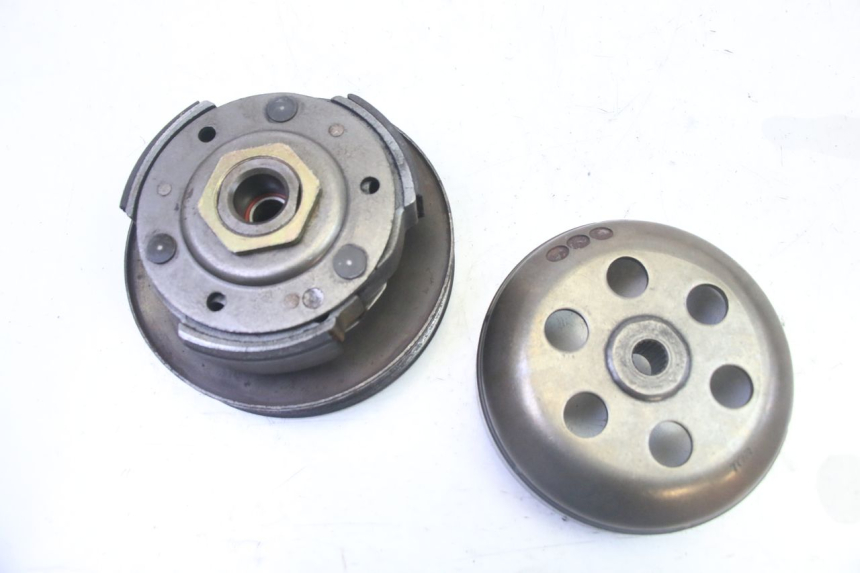 photo de FRIZIONE PEUGEOT SATELIS 125 (2006 - 2009) - Dettagli dei punti di fissaggio