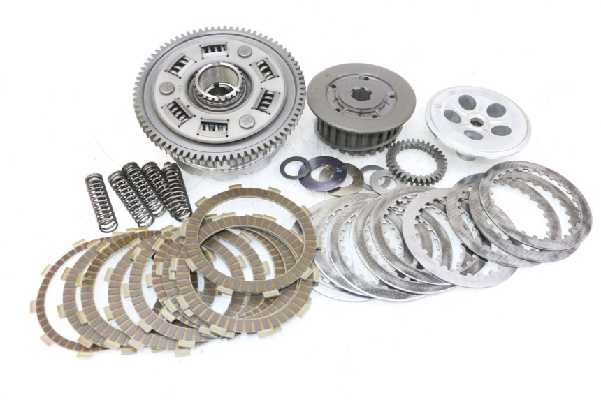 photo de FRIZIONE SUZUKI GSR 750 (2011 - 2017) - Zoom sui componenti