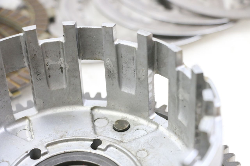 photo de FRIZIONE SUZUKI GSR 750 (2011 - 2017) - Stato della superficie e materiale