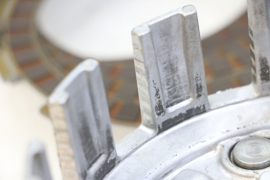 photo de FRIZIONE SUZUKI SV S 650 (1999 - 2002) - Caratteristiche distintive