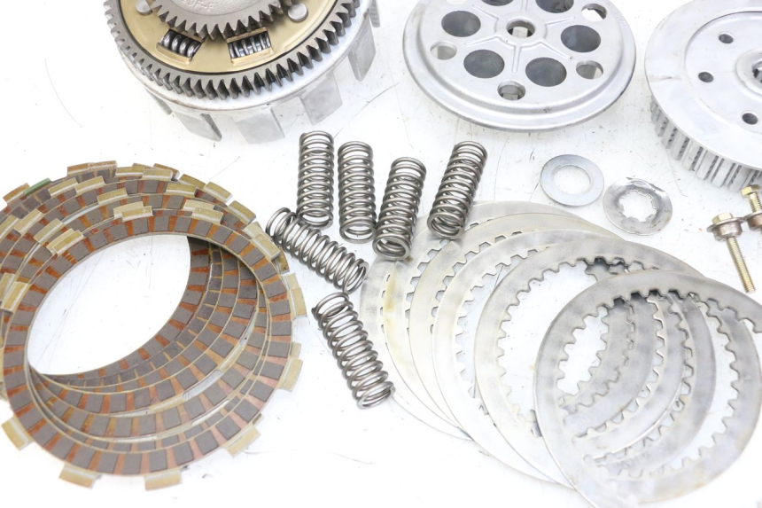 photo de FRIZIONE SUZUKI SV S 650 (1999 - 2002) - Zoom sui componenti